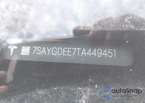 2026 Tesla Model Y Long Range Dual Motor All-Wheel Drive/Long Range Launch Series из США, поврежденный, VIN 7SAYGDEE7TA449451